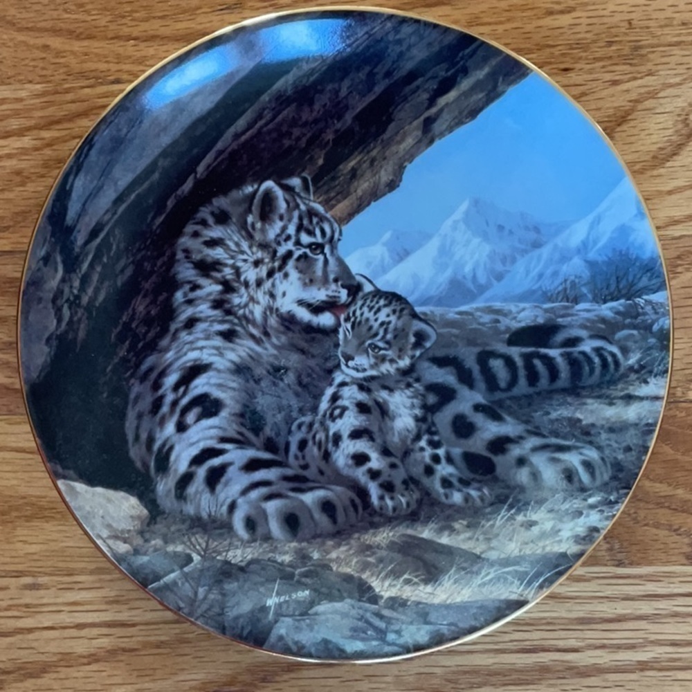 VINTAGE W. L. George “The Snow Leopard” Collectors Plate